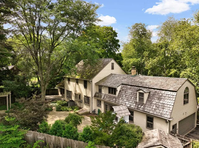 $579,900 | 1914 Eastwood Avenue, Janesville, WI 53545