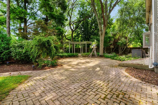 $579,900 | 1914 Eastwood Avenue, Janesville, WI 53545