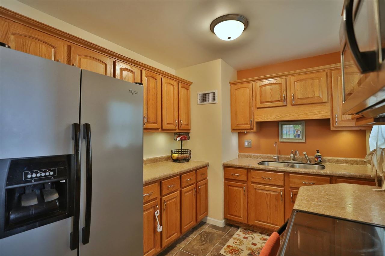 111 West Stonegate Road Peoria, IL 61614 - Photo 11 of 36 Gallery Image 11