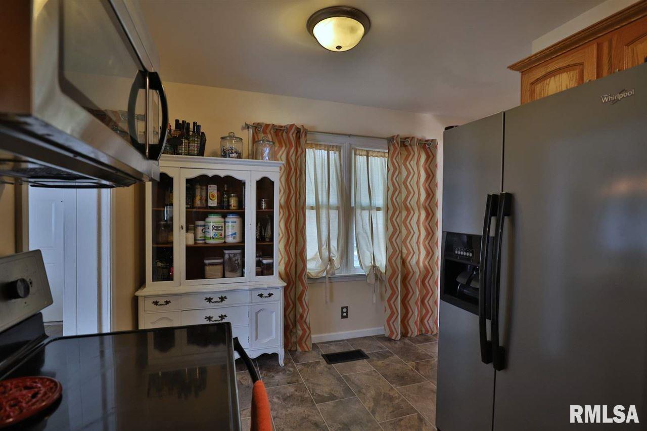111 West Stonegate Road Peoria, IL 61614 - Photo 12 of 36 Gallery Image 12