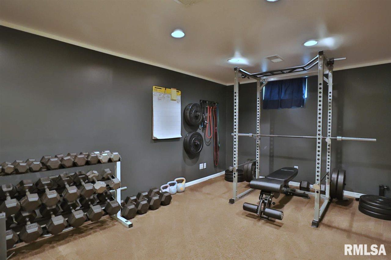 111 West Stonegate Road Peoria, IL 61614 - Photo 27 of 36 Gallery Image 27