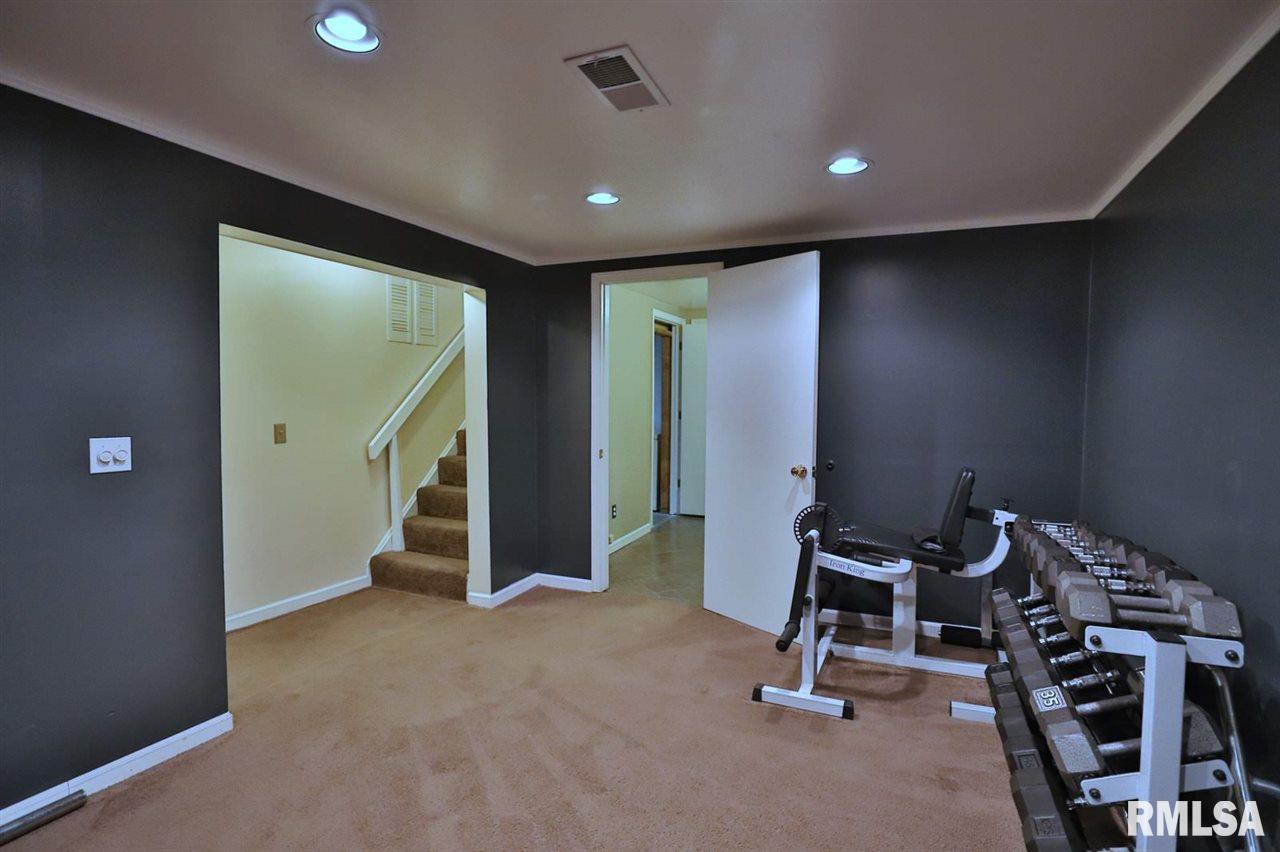 111 West Stonegate Road Peoria, IL 61614 - Photo 28 of 36 Gallery Image 28
