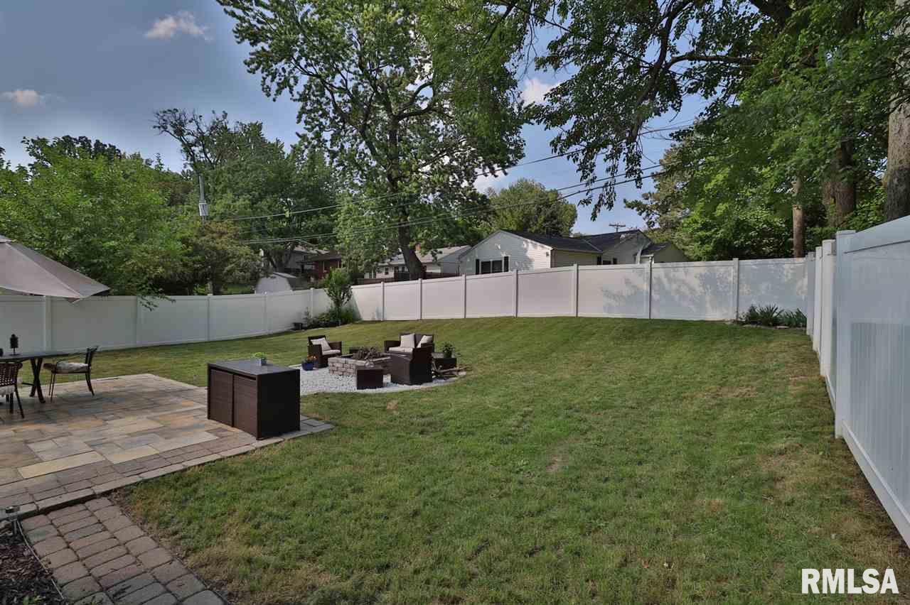 111 West Stonegate Road Peoria, IL 61614 - Photo 6 of 36 Gallery Image 6