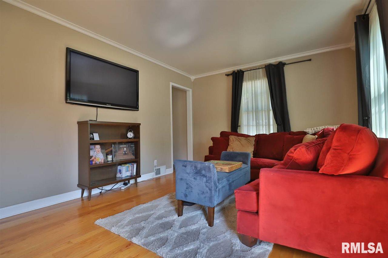 111 West Stonegate Road Peoria, IL 61614 - Photo 9 of 36 Gallery Image 9