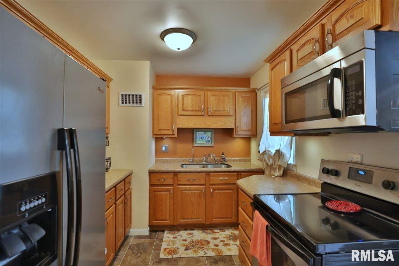 111 West Stonegate Road Peoria, IL 61614 - Photo 10 of 36 Gallery Image 10