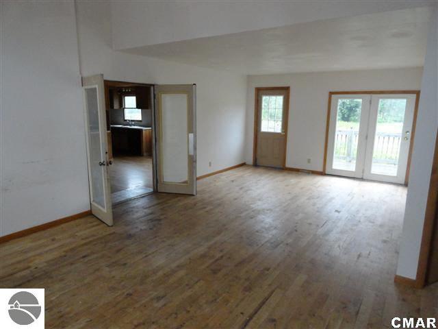 11105 North Loomis Road Clare, MI 48617 - Photo 7 of 24 1768756-6.JPG