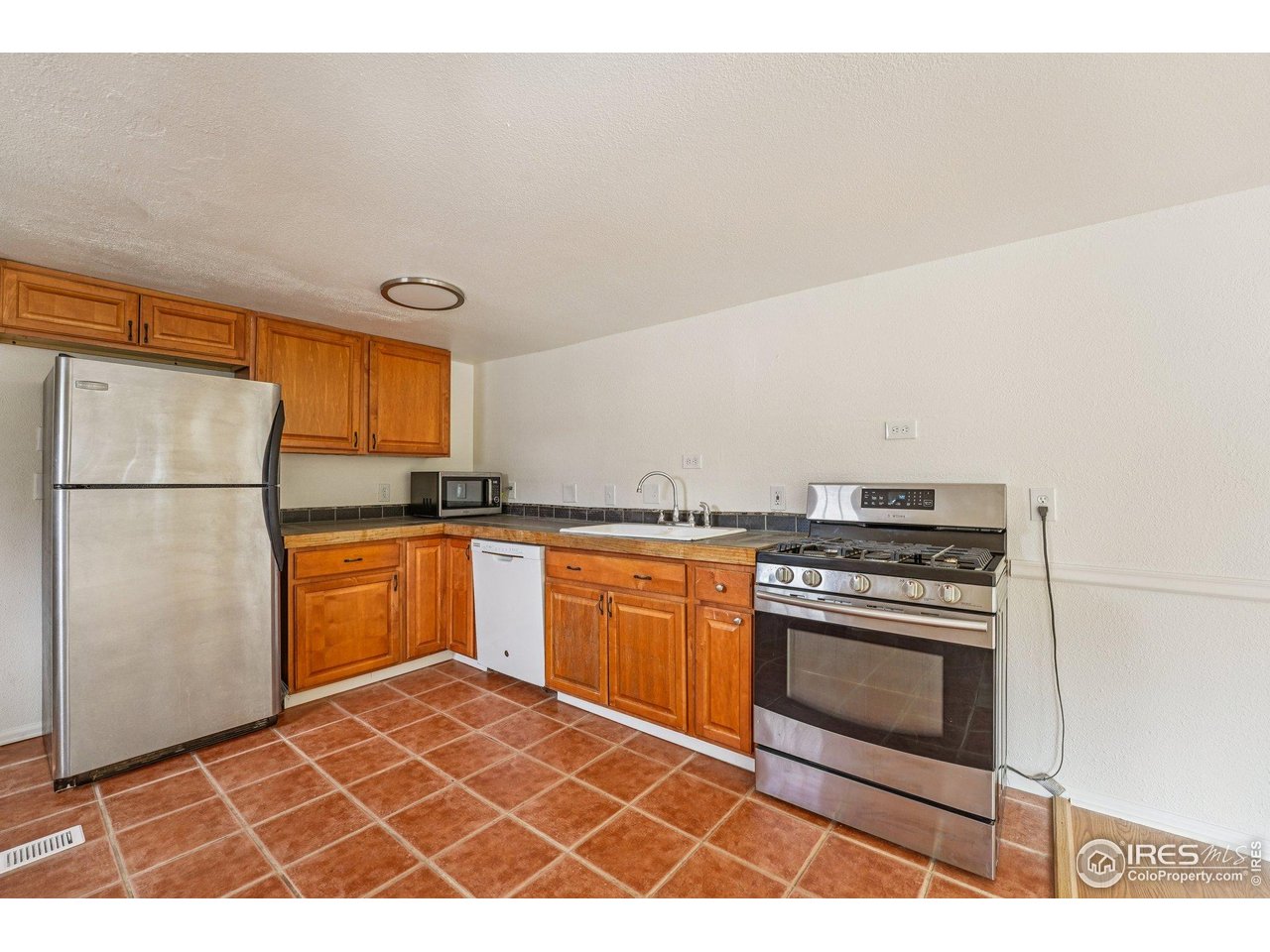 5505 Valmont Road, Unit 20 Boulder, CO 80301 - Photo 6 of 21 kitchen