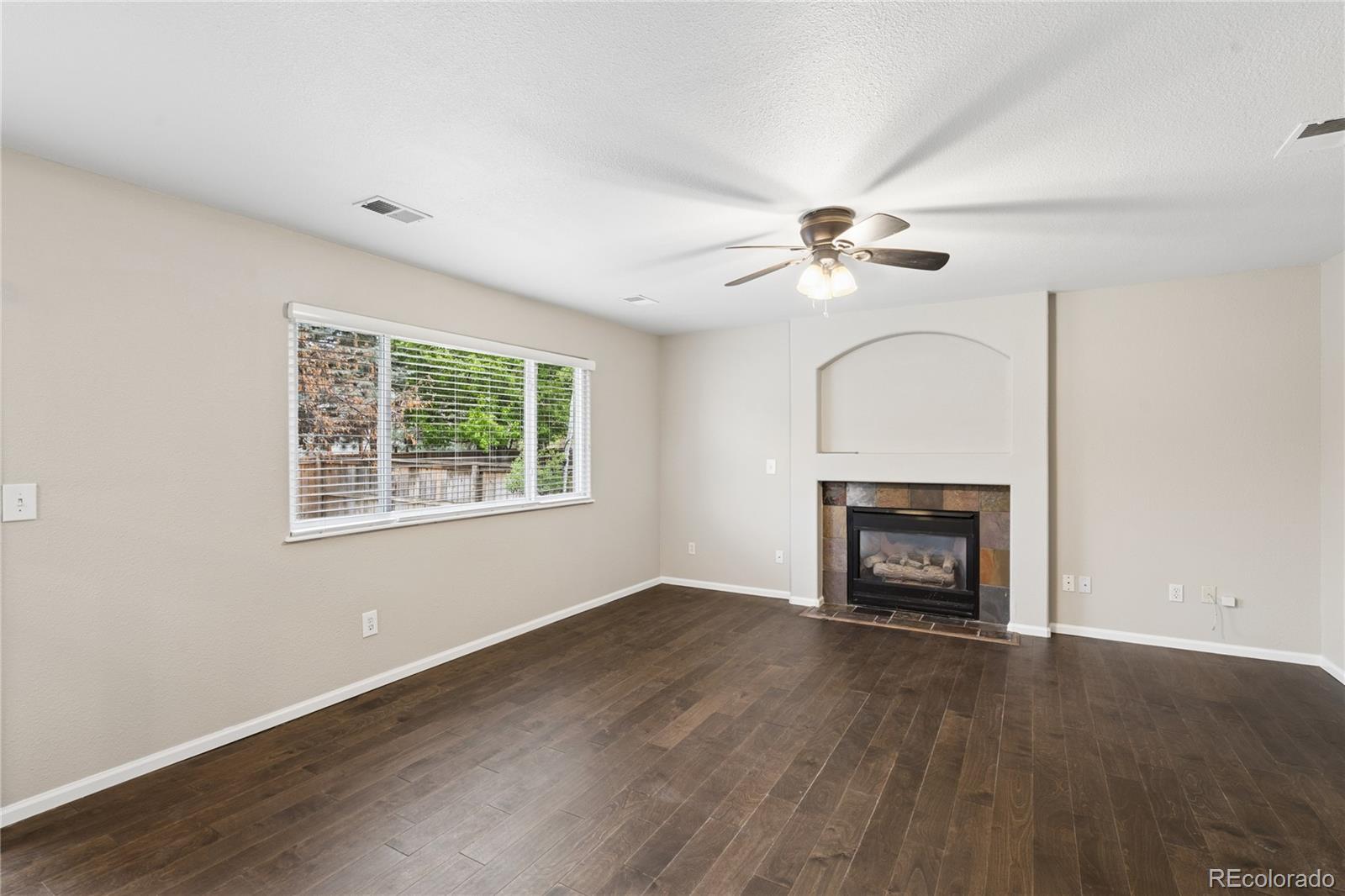 10606 Hyacinth Court Highlands Ranch, CO 80129 - Photo 4 of 26