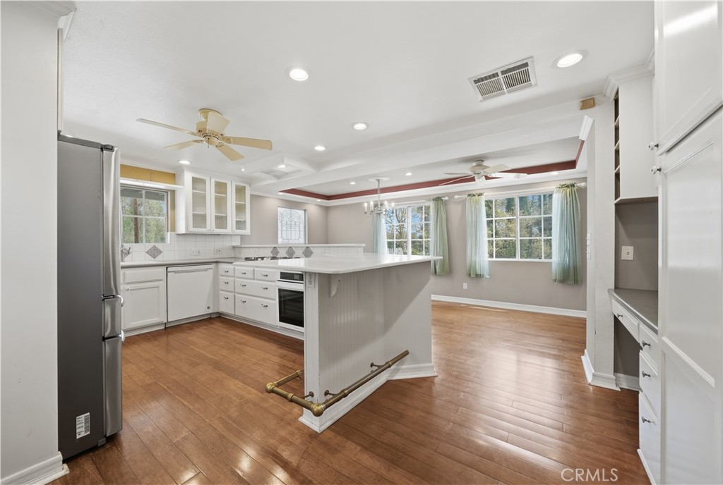 717 Porter Street Fallbrook, CA 92028 - Photo 5 of 55