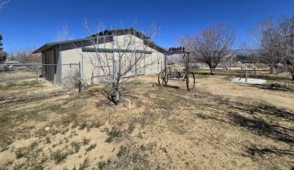 a view of a yard in front of house
