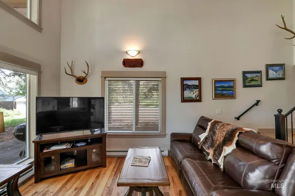 $925,000 | 136 Paradise Lane, Donnelly, ID 83615