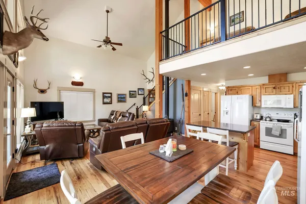 $925,000 | 136 Paradise Lane, Donnelly, ID 83615