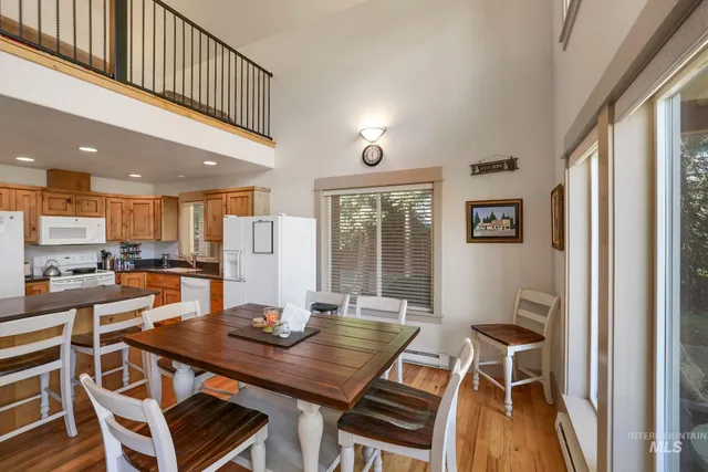 $925,000 | 136 Paradise Lane, Donnelly, ID 83615