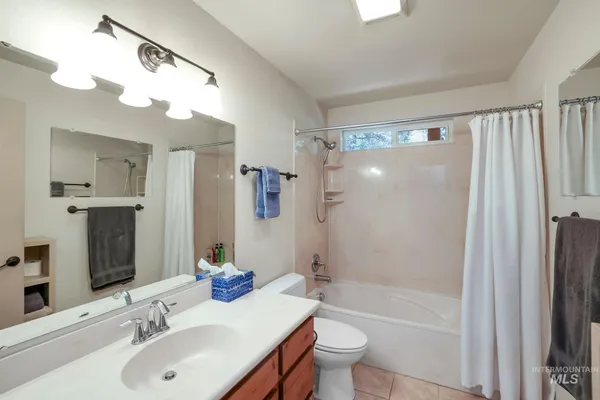 $925,000 | 136 Paradise Lane, Donnelly, ID 83615