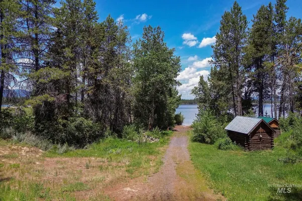 $925,000 | 136 Paradise Lane, Donnelly, ID 83615