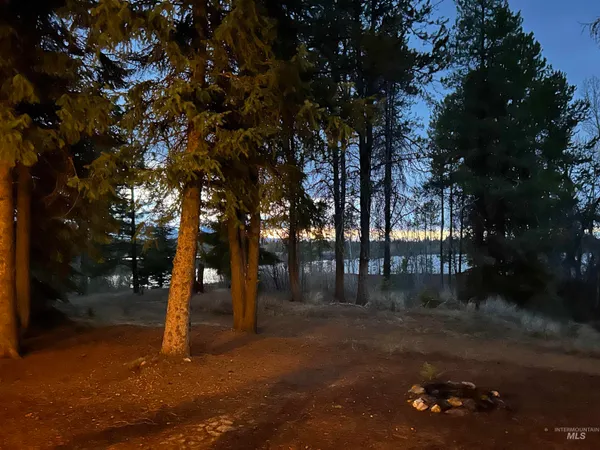 $925,000 | 136 Paradise Lane, Donnelly, ID 83615