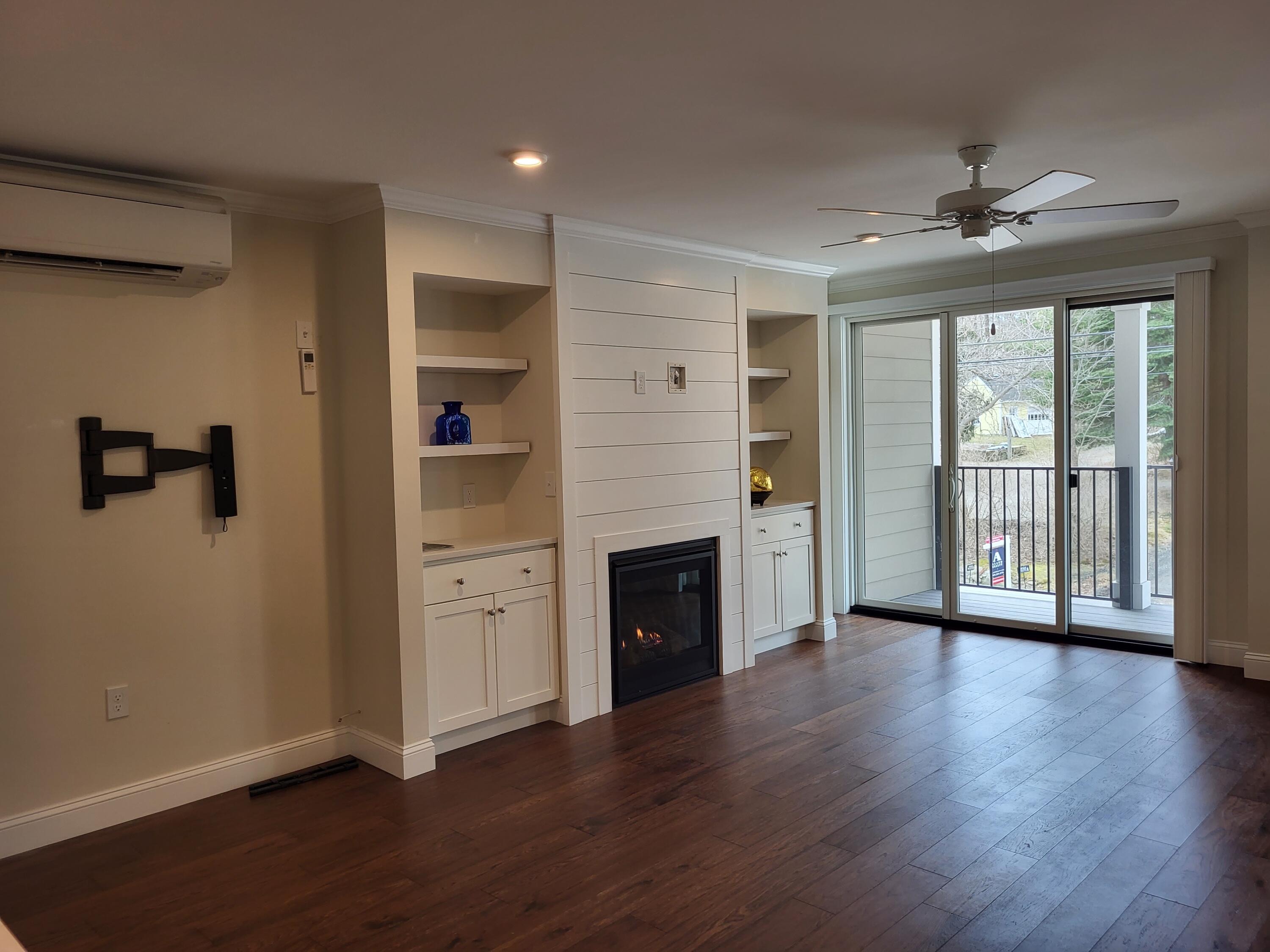 298 York Street, Unit 10 York, ME 03909 - Photo 11 of 27 Living room 298