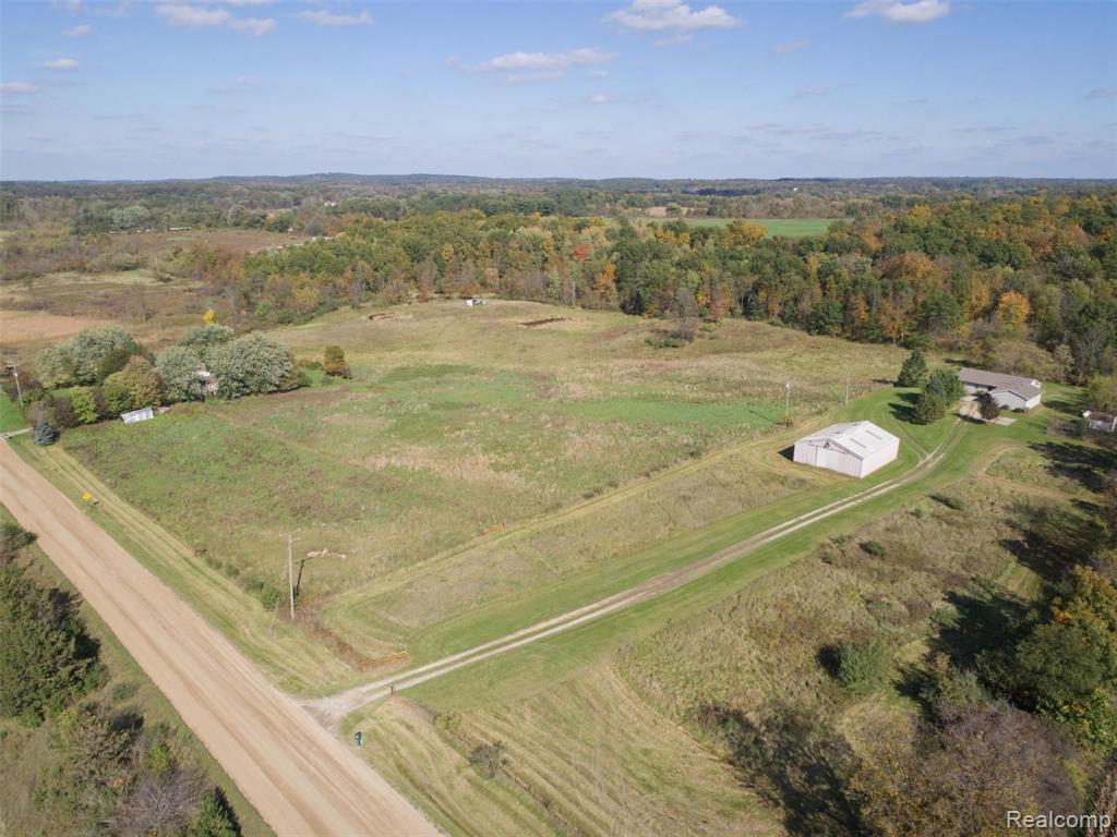 6268 Runyan Lake Road Fenton, MI 48430 - Photo 24 of 31