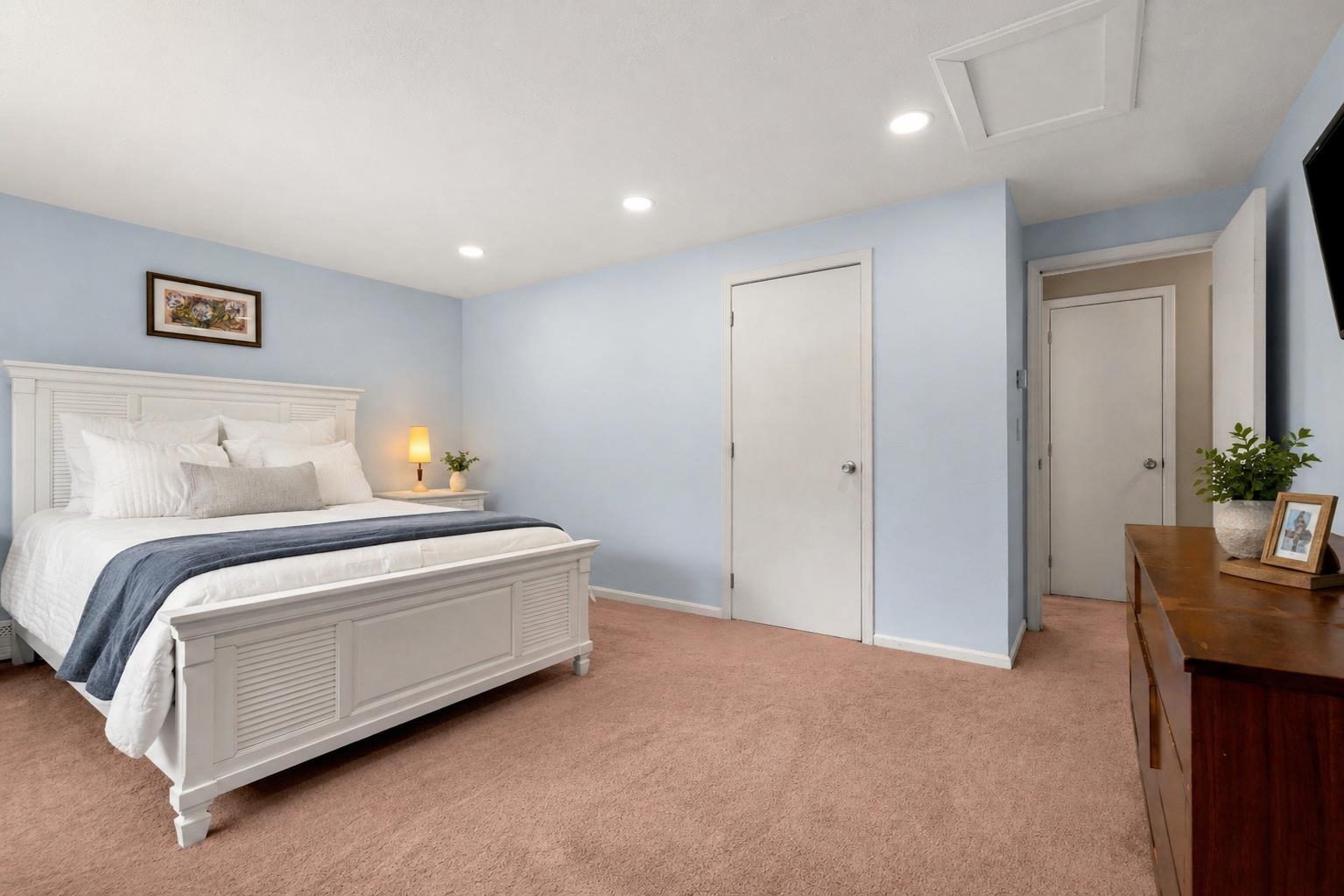 151 Rockingham Road, Unit A Derry, NH 03038 - Photo 16 of 33
