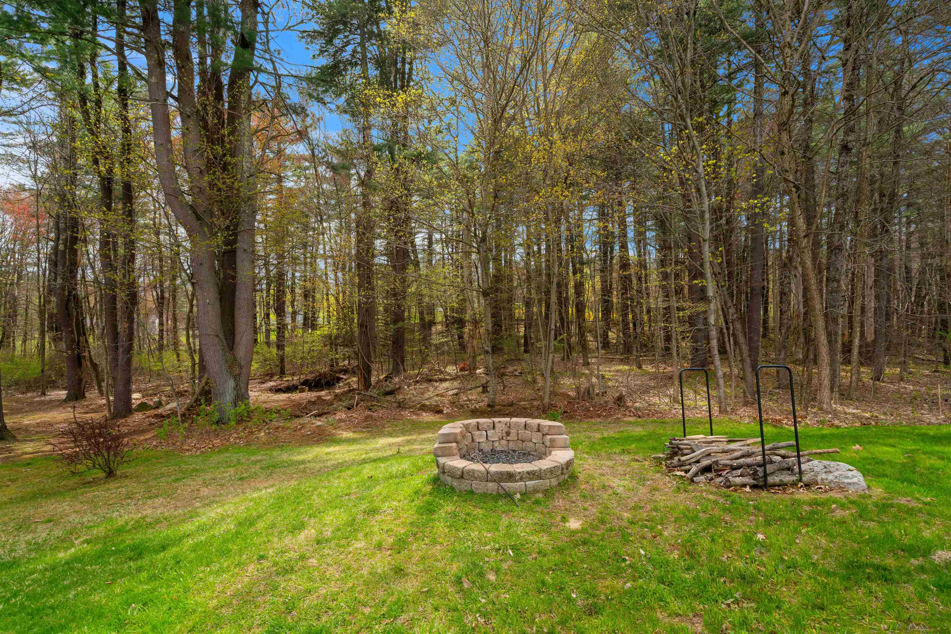 151 Rockingham Road, Unit A Derry, NH 03038 - Photo 28 of 33