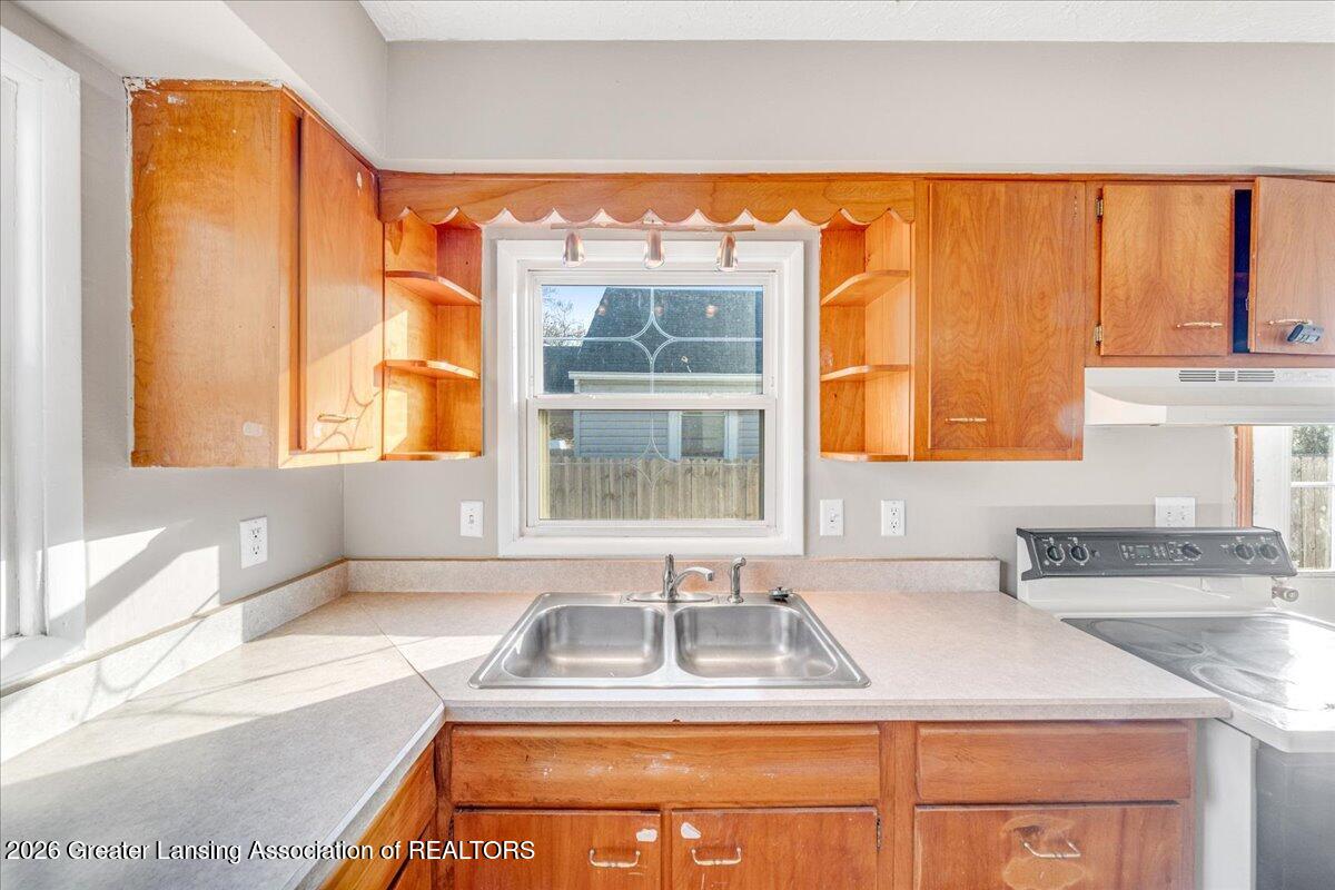 4908 Hughes Road Lansing, MI 48910 - Photo 8 of 23 08-DSC09989- New