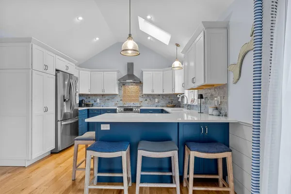 $1,095,000 | 16 2nd Avenue, Unit 4, Osterville, MA 02655