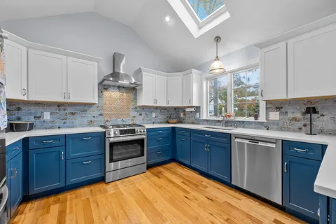 $1,095,000 | 16 2nd Avenue, Unit 4, Osterville, MA 02655