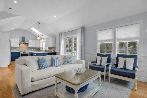 $1,095,000 | 16 2nd Avenue, Unit 4, Osterville, MA 02655