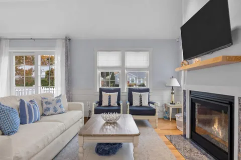 $1,095,000 | 16 2nd Avenue, Unit 4, Osterville, MA 02655