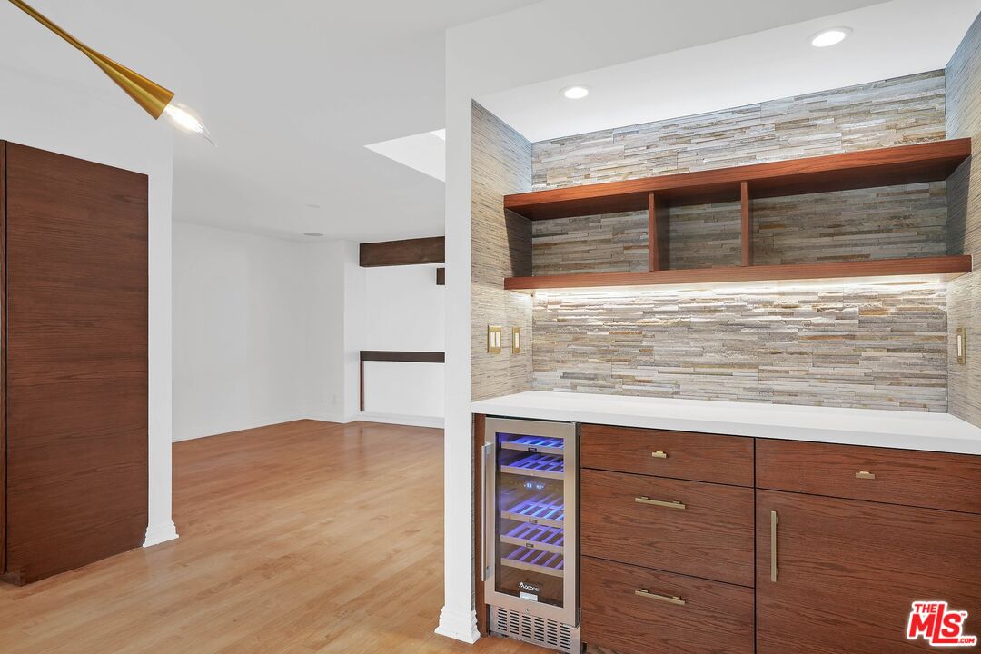1569 Michael Lane Pacific Palisades, CA 90272 - Photo 15 of 31 a view of kitchen with cabinets