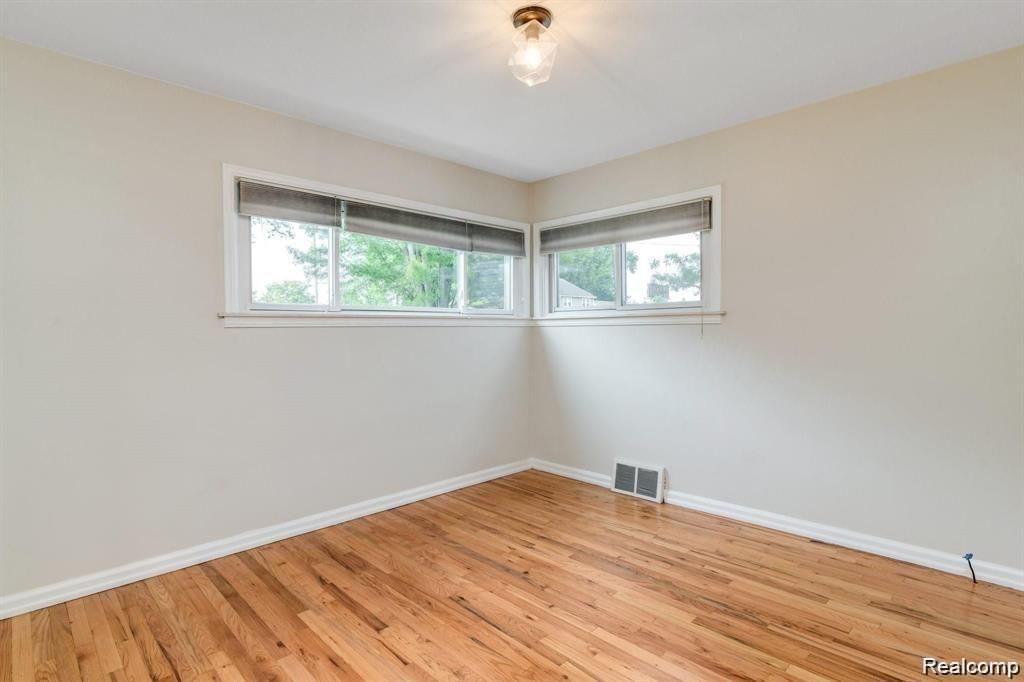3426 Chester Road Royal Oak, MI 48073 - Photo 9 of 21