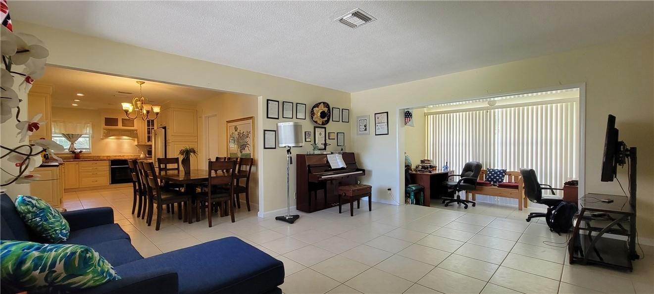 441 Northeast Spanish Court Boca Raton, FL 33432 - Photo 3 of 45 Photo 3