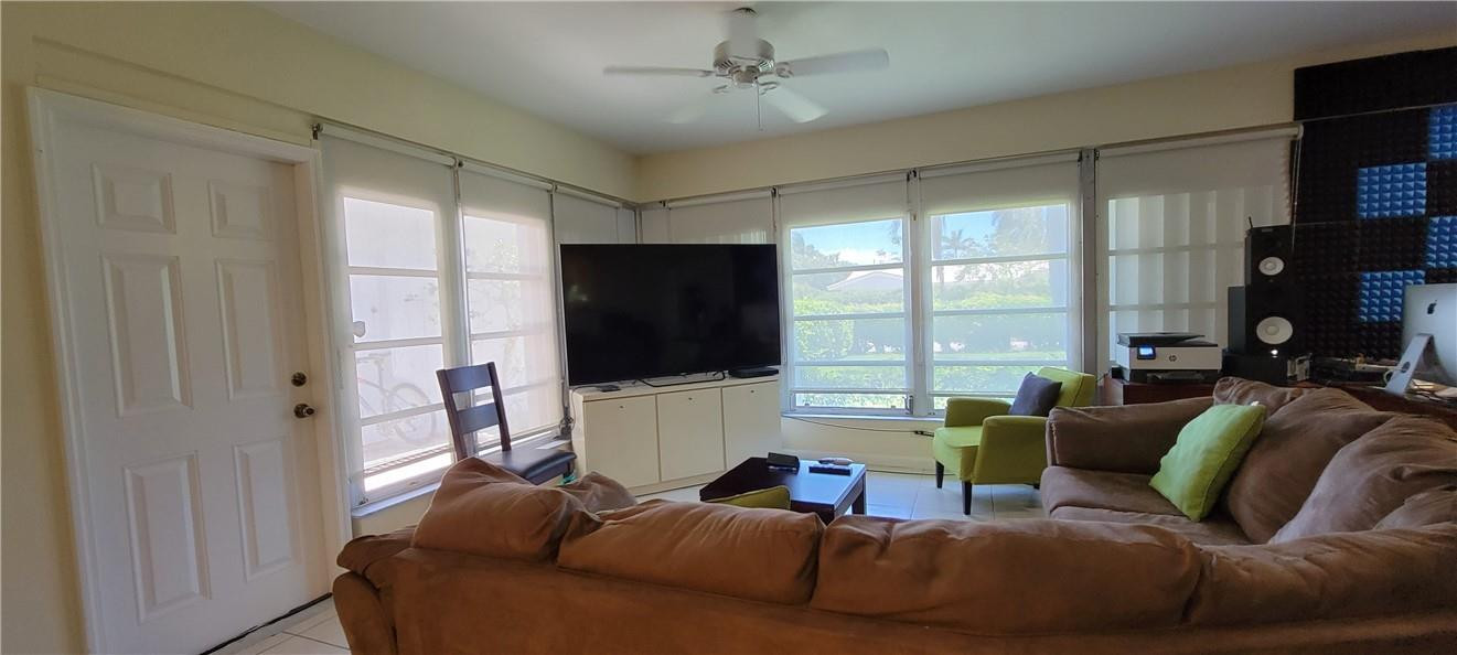 441 Northeast Spanish Court Boca Raton, FL 33432 - Photo 5 of 45 Photo 5
