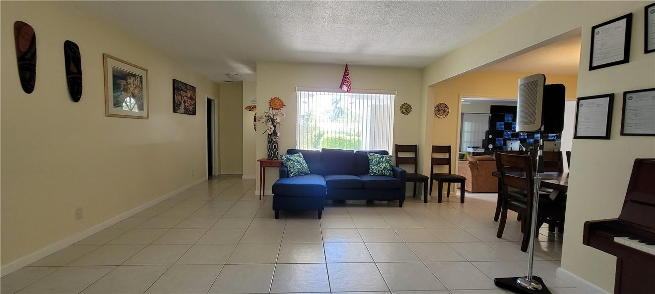 441 Northeast Spanish Court Boca Raton, FL 33432 - Photo 6 of 45 Photo 6