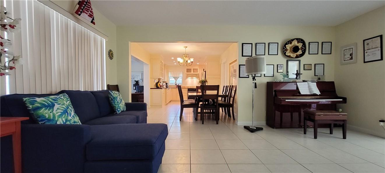 441 Northeast Spanish Court Boca Raton, FL 33432 - Photo 8 of 45 Photo 8