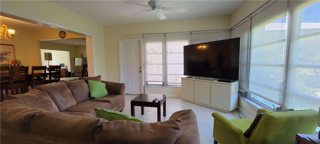 441 Northeast Spanish Court Boca Raton, FL 33432 - Photo 9 of 45 Photo 9
