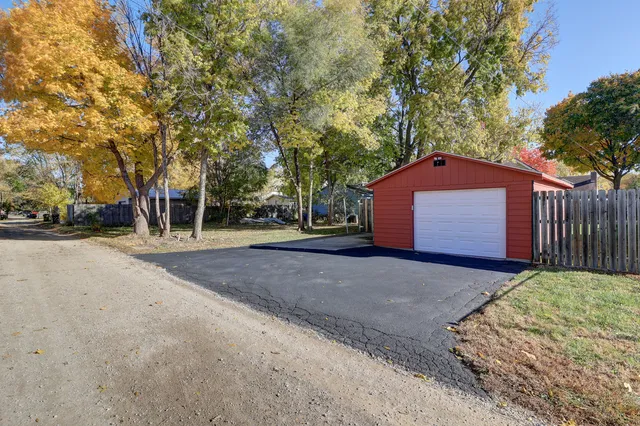 $130,000 | 1305 3rd Avenue, Sterling, IL 61081