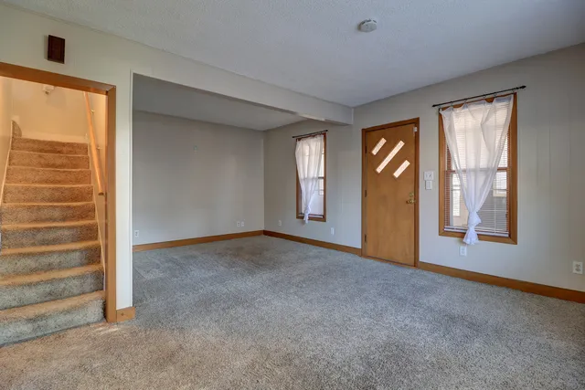 $130,000 | 1305 3rd Avenue, Sterling, IL 61081