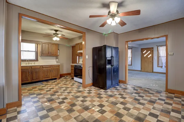 $130,000 | 1305 3rd Avenue, Sterling, IL 61081