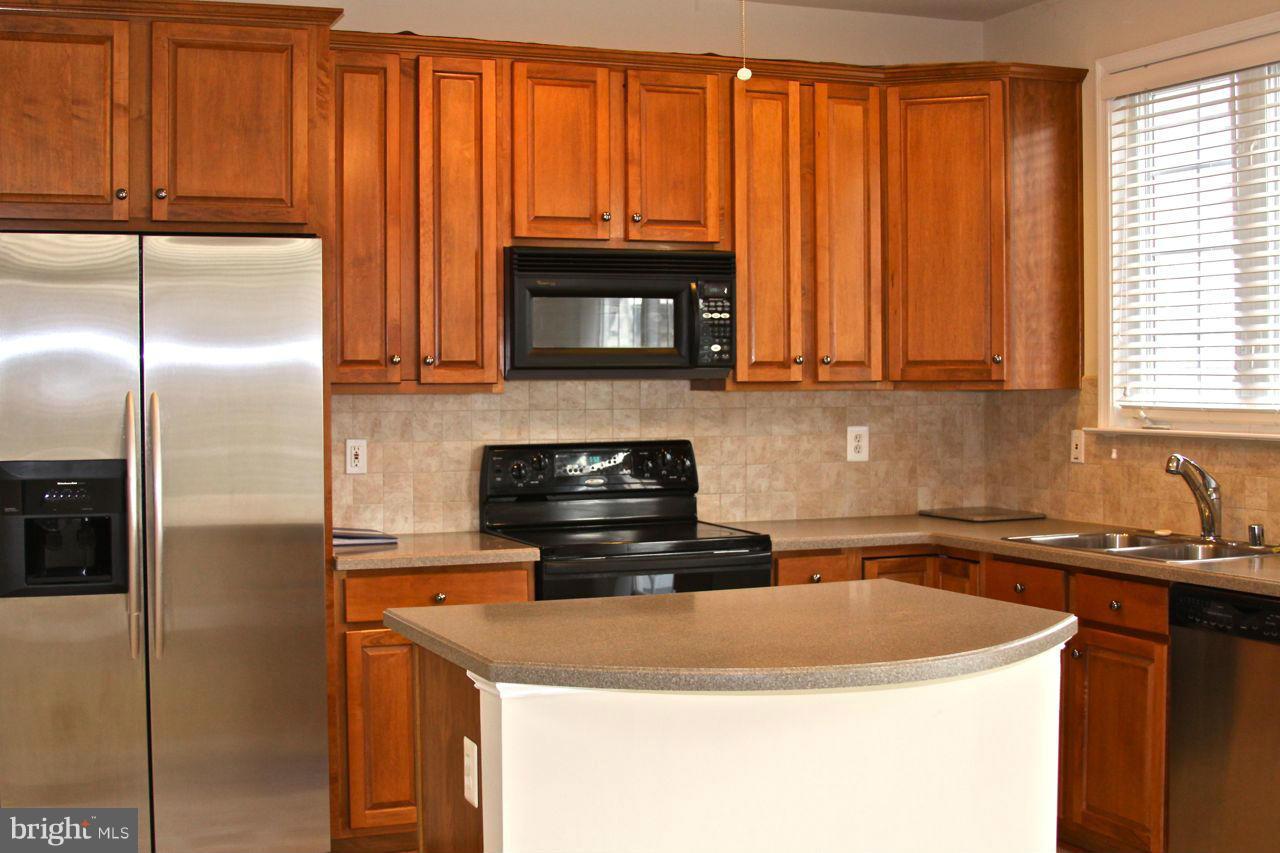 310 Ridgemont Avenue Rockville, MD 20850 - Photo 3 of 18 Kitchen