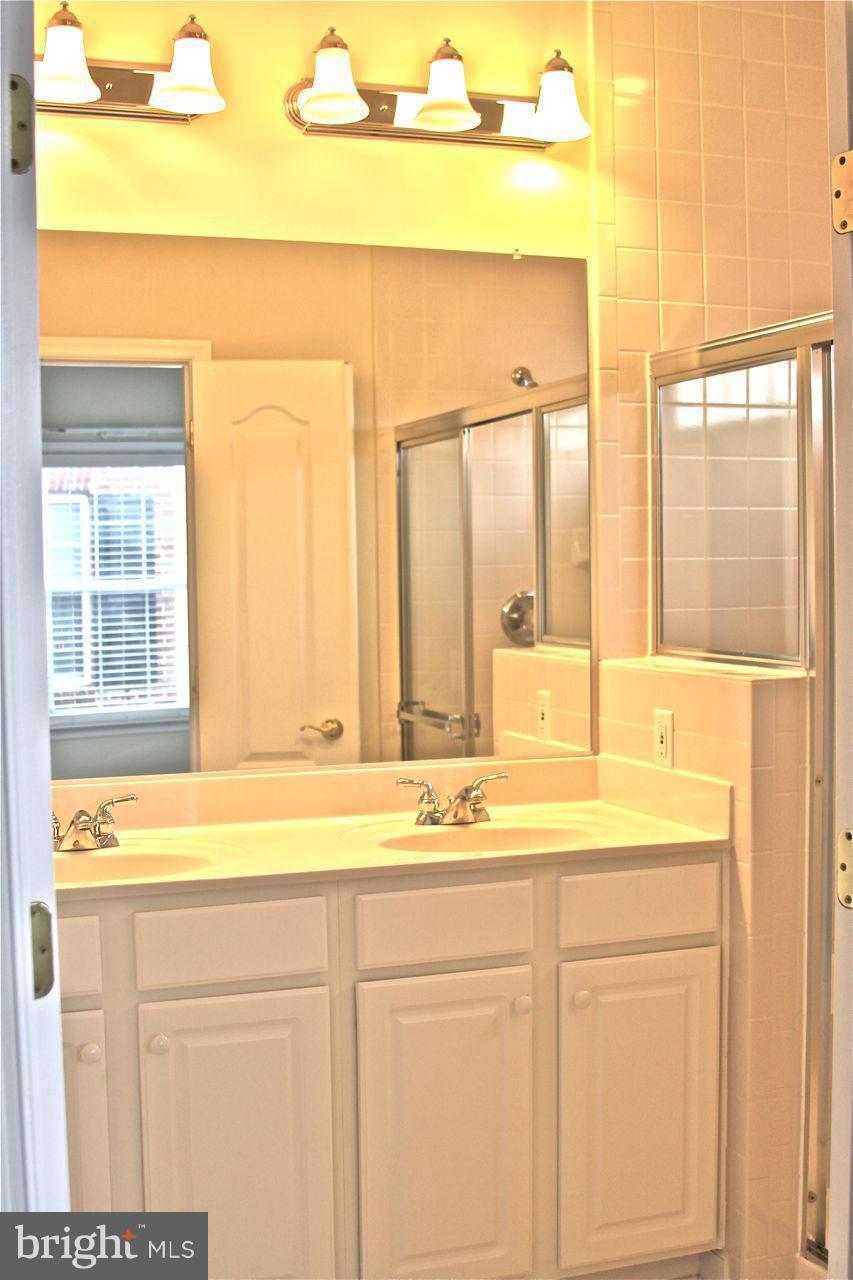 310 Ridgemont Avenue Rockville, MD 20850 - Photo 6 of 18 Bath (Master)