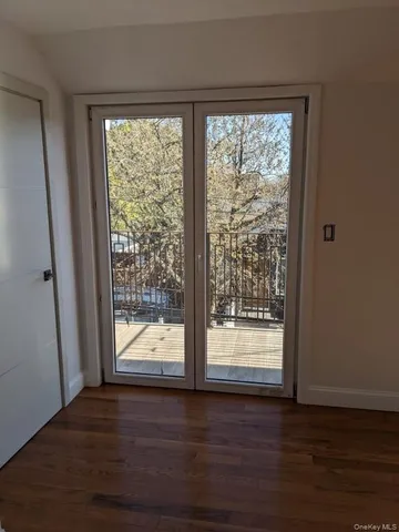 $899,000 | 102-31 164th Avenue | Howard Beach