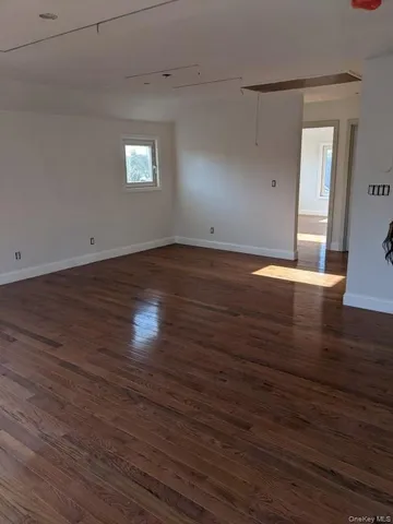 $899,000 | 102-31 164th Avenue | Howard Beach