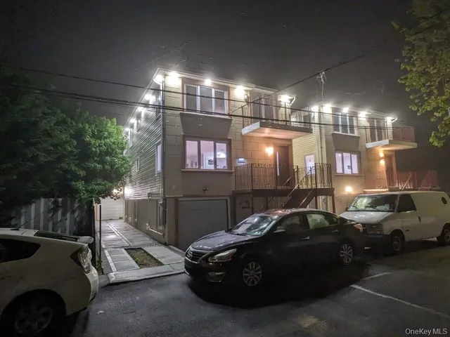 $899,000 | 102-31 164th Avenue | Howard Beach