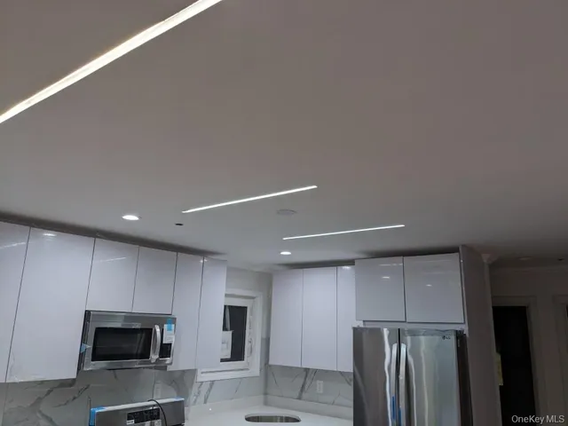 $899,000 | 102-31 164th Avenue | Howard Beach