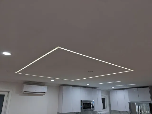 $899,000 | 102-31 164th Avenue | Howard Beach