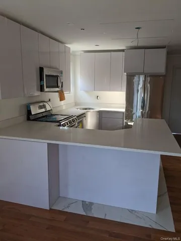 $899,000 | 102-31 164th Avenue | Howard Beach