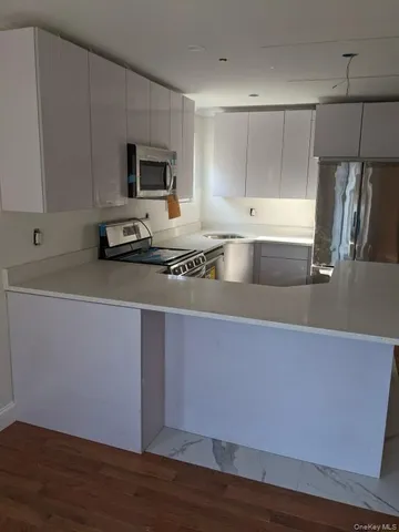 $899,000 | 102-31 164th Avenue | Howard Beach