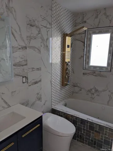 $899,000 | 102-31 164th Avenue | Howard Beach