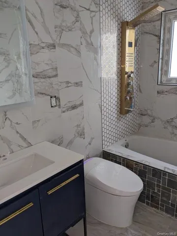 $899,000 | 102-31 164th Avenue | Howard Beach